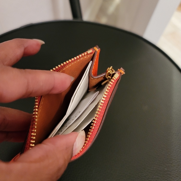 Coach - Picture 4 of 4